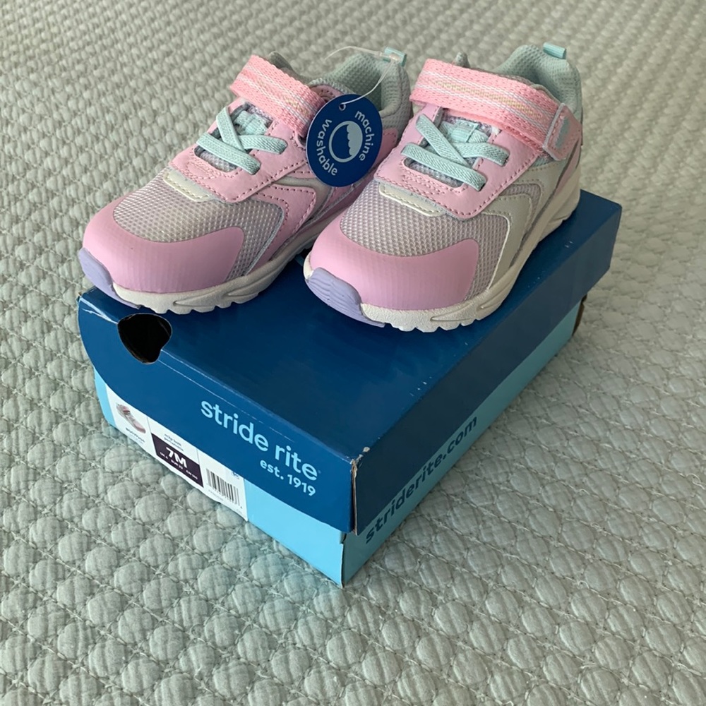 stride rite m2p bolt sneaker sz 7M (NWT)